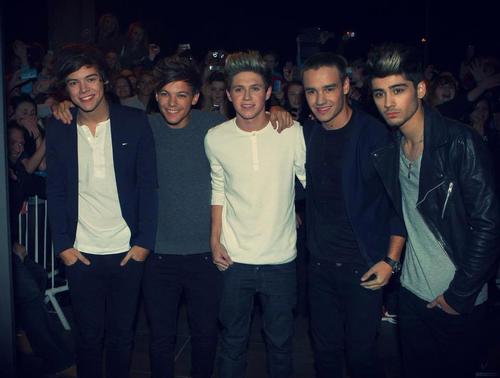 Compte Source One Direction !
Gérer part #Marion #Léa #Mélanie #Clarisse et #Anissa ♥