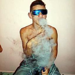 em  TERRA de ladrão  safado  não tem vez ;)