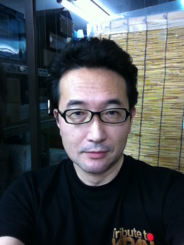 聖飢魔IIと将棋が大好きな一見なんの変哲もない古い人間です。猫とのんびり楽しく暮らせる家を作るのが人生最後の夢！
