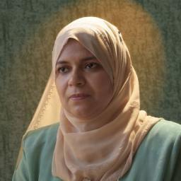 السعادة تكون في ثلاث : أن تقوم بأمر الله ، و أن تقنع بما قسمه لك ، و أن
ترضى بما قضاه عليك