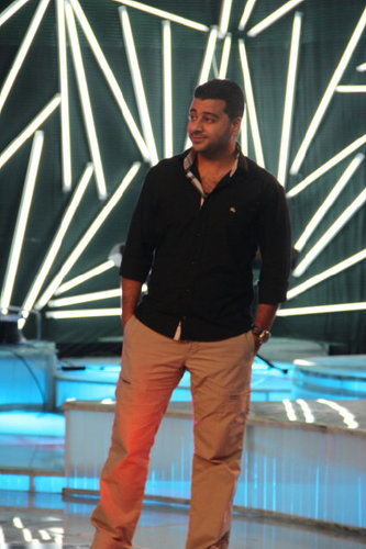 Do u love the singer #ali_abdullah ? Just follow us and enjoy tweeting his songs,pictures and news;;