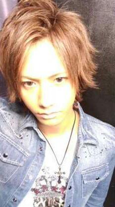 高1☆Like→EXILE☆バスケやってる(´ω｀)まこちに似てるってよく言われるwww