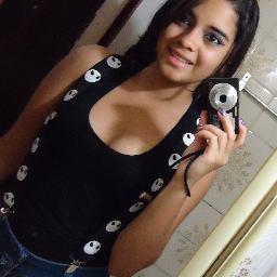 nhayy :3 16 anos, vampira ' dizem que eu sou fofa '-'
... e ... :D