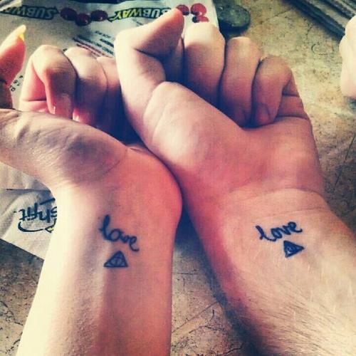 Official account of the #SpreadTheLove Depression Awareness campaign. Est. 2012 by @EmFarmer5