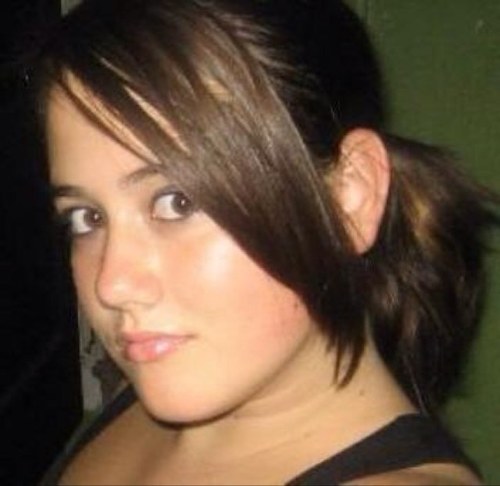 love musik, frienship and life. Me encanta el reggaeton, la salsa, baladas. Romantica y amistosa.