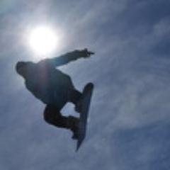 こんにちわ。スノボーは年に多くて１０回行きます。 よく行く所は滑る距離が長い富士見パノラマか広い車山高原です。もちろん、次の日はぼろぼろで出勤しますっ