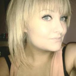 Hairdresser, 20 and live in scotland