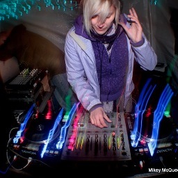 DJ/producer, Jo D'arc plays a swirling mix of dark dirty funky filthy tehcno punk tunage.