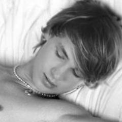 glyuberts's profile picture. Родился во Франции.Спортсмен.Играю на гитаре.учусь в школе искусств)художник и любитель всего прекрасного)