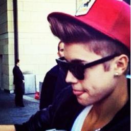 Swanstar_BG's profile picture. inspired by beliebers. in love with justin bieber. addicted to chocolate. 
☥ belieber ⁄ arianator ⁄ lovatic ⁄ rihanna navy ☥ PLL ⁄ TVD ⁄GG ☥