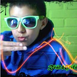 Hola Me llamo Pedro & Si Me Sigues Te Sigo !! :D jasjaja Shais :))