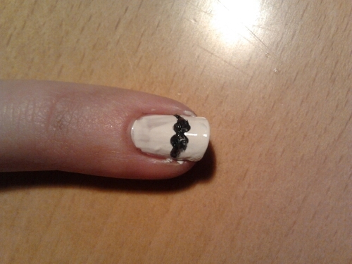 ik laat jullie foto's zien van zelfgelakte nagels of van het internet ik probeer jullie terug te volgen x