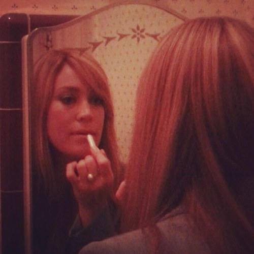 violethenya's profile picture. loves the smell of summer, dusk of day, flowers, nyc, miami...and makeup ;))