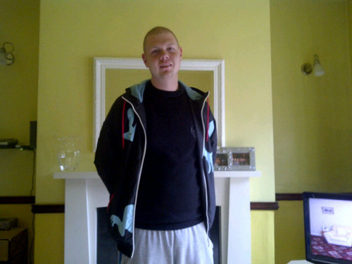 I'm a cool guy love music and girls