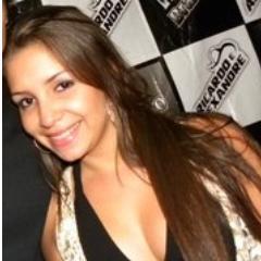 23 anos,Contadora,Flamenguista, feliz em tds os sentidos!