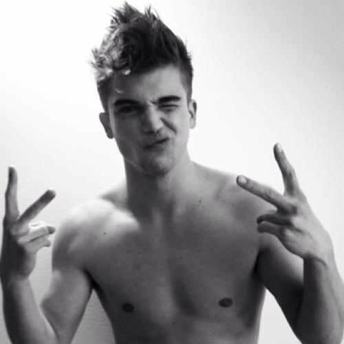 Sinfulpiggy's profile picture. I am a stuttering fool over @sinfulpoohbear #taken #SinfulDisney RP18+