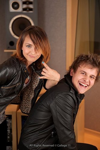 UMA PALAVRA,DOIS NÚMEROS,DOIS CANTORES'DOIS AMORES' UM SIGNIFICADO @COLLEGE_11