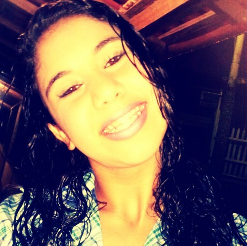 Querem saber mais de mim me sigam no meu novo Twitter @VivianeY_Y