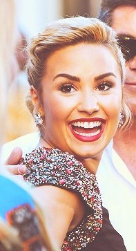 Nos dias dificeis fico ouvindo sua voz. @ddlovato. STAY STRONG I'M LOVATIC