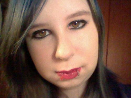Im an avid fan of music, and I can't go a day without reading. Im now 18 years of age. I always follow back! Faithful BVBArmy and SGTC member!