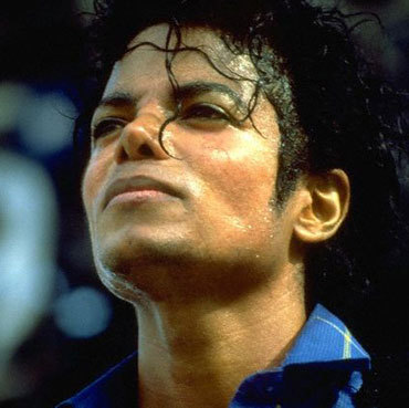 Its us from @teamcyrus @disneycrazyx please show your love to michael jackson, i hope he rests in peace!