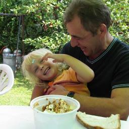 I am the luckiest guy on Earth. Nice doughter, beautiful wife, pretty familiar house... and I work hard further...