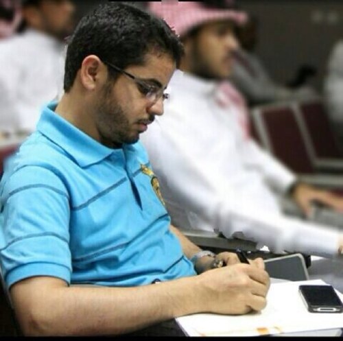 مهندس كمبيوتر احب كل ما هو جديد في عالم التقنية
