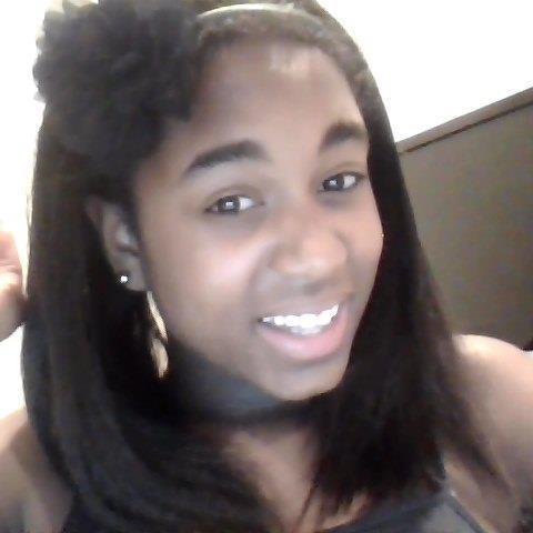 , If Yuu Lookin At My Shxt .... Than Yuu Shouldd Juss Follow Me (( & )) Ima Follow Backk !