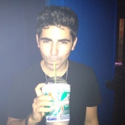 feIixcartal's profile picture. I'm extremely goodlooking and very modest. http://t.co/jKt6vyaz