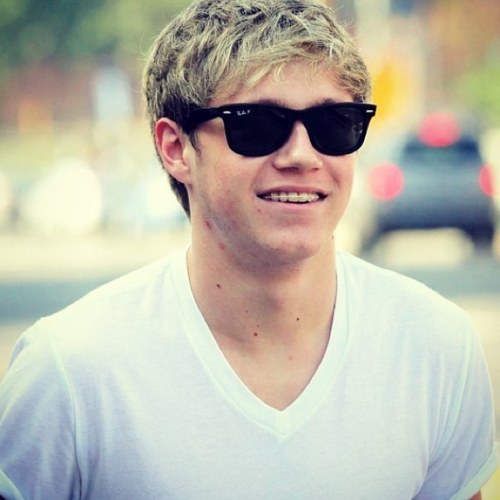 I love One Direction, Ed Sheeran, Justin Bieber, Cher Lloyd, Little Mix, Ariana Grande, Rita Ora etc.. :) FOLLOW ME, I follow back, just ask!!