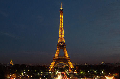 Paris Eiffel France lovers with Eiffelovers Admin