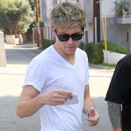I'm not obsessed with Niall James Horan from Westmeath, Mullingar, born 13th of September 1993 at 8.04am at Credit Valley Hospital, promise!