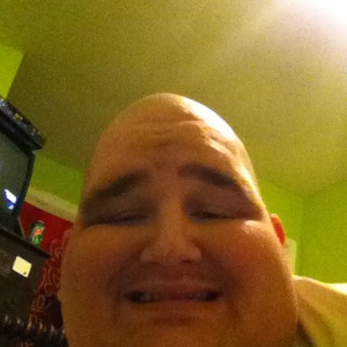 Iam johnny iam 30 male iam new to this thing i dont know how to do this