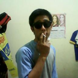 Ateguhnurail_49's profile picture. jangan prnh mnengok k mslalu...jgn trdian krna satu penghlang.??