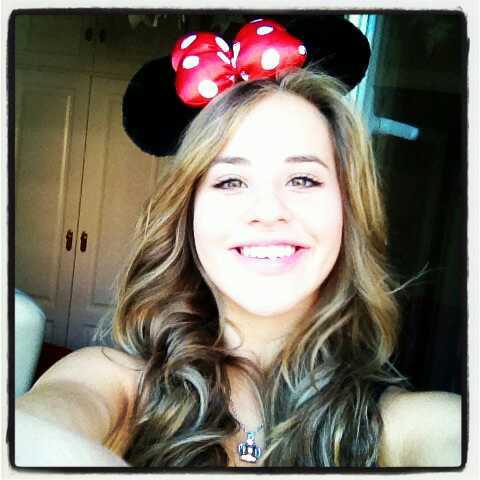 @LuciaGil_Gil es mi idola ♥ ainara otra de mis idolas pero la qe mas LUCIA ella me enseño a levantarme en los peores momentos la amo ♥