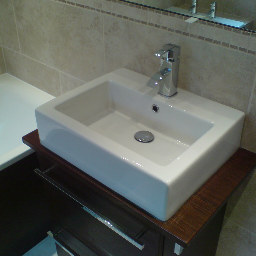 Complete Kitchens - Hither Green, London. We design and install fine kitchens & bathrooms.