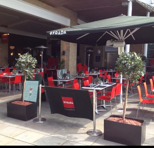 Strada offers fresh contemporay Italian cusine, accompanied by traditional regional wines in a stylish location.