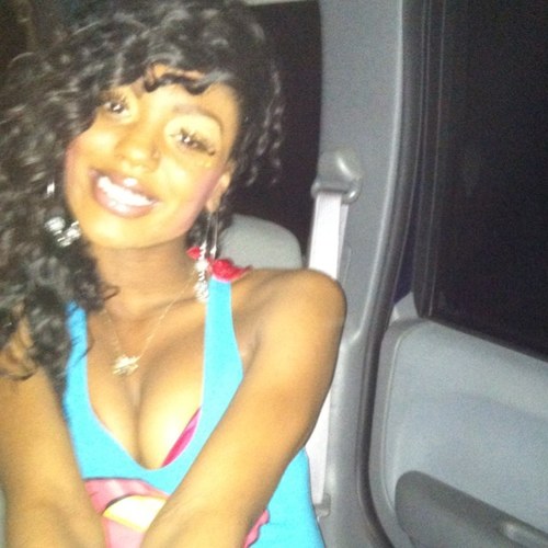 Im Jasmine :)  #TeamSingle #TeamGod# team choclate :)  follow me ill follow back!