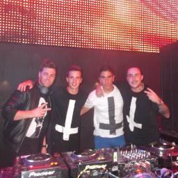 Amante de la música electrónica(House,Progresive,Tech House,Electro & EDM) THE ANIMALS DJ's (@wereanimalsdjs) DJ residente de @Raveinvaders