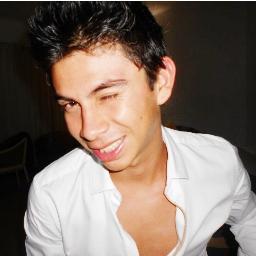 IzraMartinez's profile picture. Make it simple!