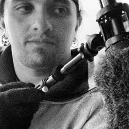 Cineasta, Escritor, Músico, Fotógrafo, Cinegrafista, Jornalista, vivo pela arte pela família e principalmente por DEUS, opa e Corintiano claro