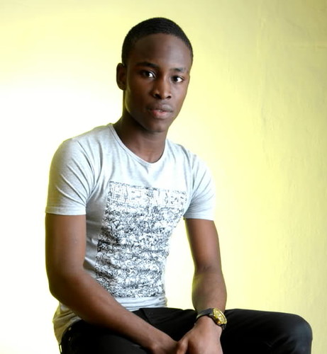am a simple guy...am friendly,funny,muscular,a mad tweeter and work towards my goal in life.........#MODEL