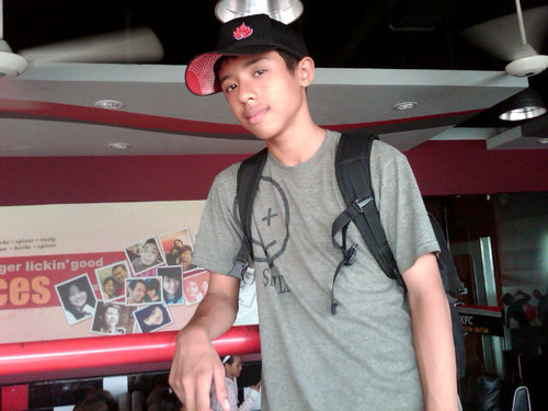 TheTheola's profile picture. 