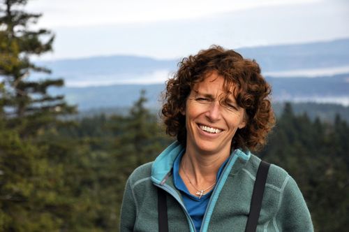 Biomimic, bio-geek, storyteller, crusader, explorer; passionate connector of people and nature; loves dragonflies, octopus, and aspen; hopeful, creative, seeing