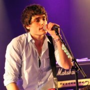 Vocalista i Guitarrista de @lapsusgrup, un grup de Pop-Rock en Català. Benvinguts al meu perfil!!