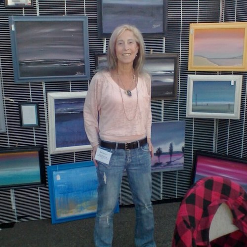 rosefirestone's profile picture. 