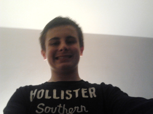 aaronhogan100's profile picture. Yolo/../..squirrels/ .!!!brick sports#fun in 1st year from kilkee....follow me nd il follow back