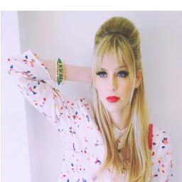 Não importa se você está perto ou longe o importante é que você existe - @sophiaabrahao *--* '

  Família RBR - The Cupcake de Morango # ❤ *-* '