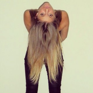 ChloeeGomez1's profile picture. Chloé ; 16ans étudiante. Cannes - France