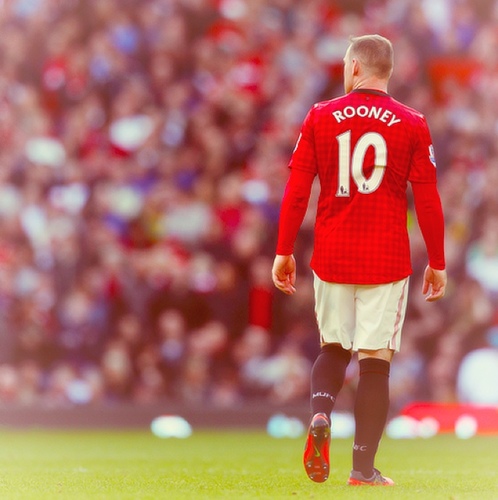 Umar_Snm's profile picture. Love Football! Man United supporter!  #YOLO #MUFC